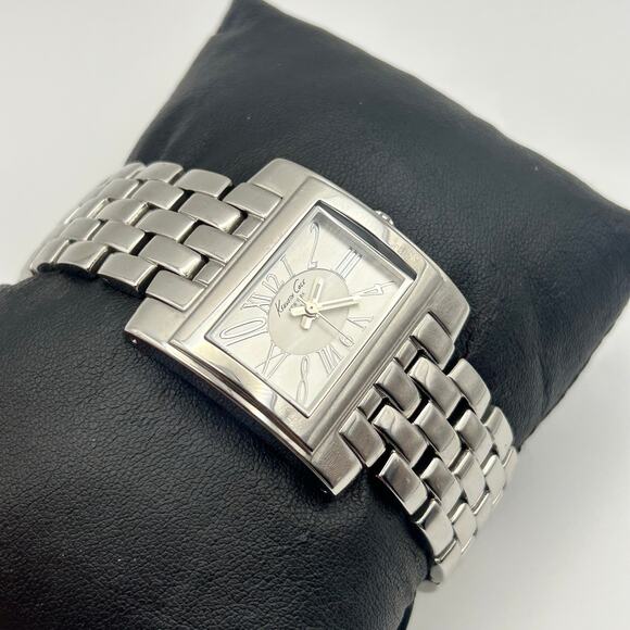 Kenneth Cole Silver Tone Stainless Steel Women’s Watch Working New Battery - Picture 3 of 8